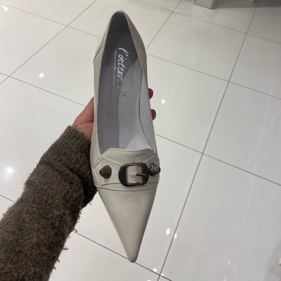 White leather kitten heels! Balenciaga - Picture 4 of 9